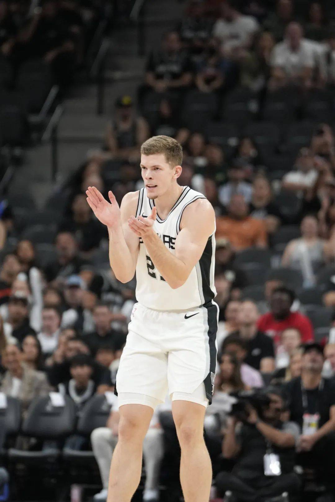 国际比赛日体能课后,纽约尼克斯外线爆发备战NBA常规赛,压力陡增,心理建设被强调的简单介绍 国际比赛日体能课后,纽约尼克斯外线爆发备战NBA常规赛,压力陡增,心理建设被强调的简单介绍