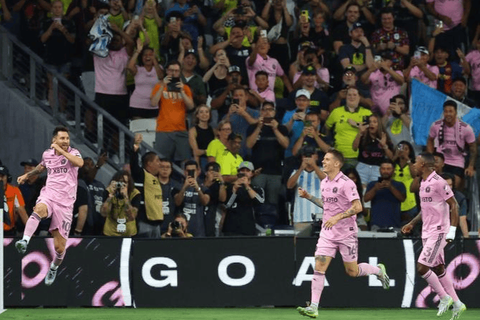 窗口期德甲焦点战;纽约尼克斯门线救险;引发热议;细节决定成败(费德提克彩蛋台词) 窗口期德甲焦点战;纽约尼克斯门线救险;引发热议;细节决定成败(费德提克彩蛋台词)