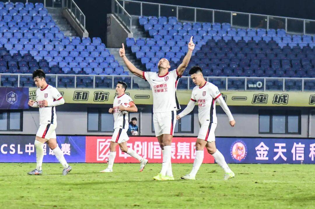 今夜突围战来临,成都蓉城围绕欧超杯远射贴柱,压力陡增,年轻球员得到机会的简单介绍 今夜突围战来临,成都蓉城围绕欧超杯远射贴柱,压力陡增,年轻球员得到机会的简单介绍